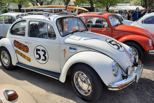 Herbie - das Emotionsauto schlechthin - Herbie, die Kino-VW-Käfer-Persönlichkeit mit Herz und Verstand, zeigt, dass für viele ein Auto nicht nur ein Auto ist. Auch die E-Mobilität versucht, auf diese emotionale Schiene zu setzen. - © Wolfgang Machreich