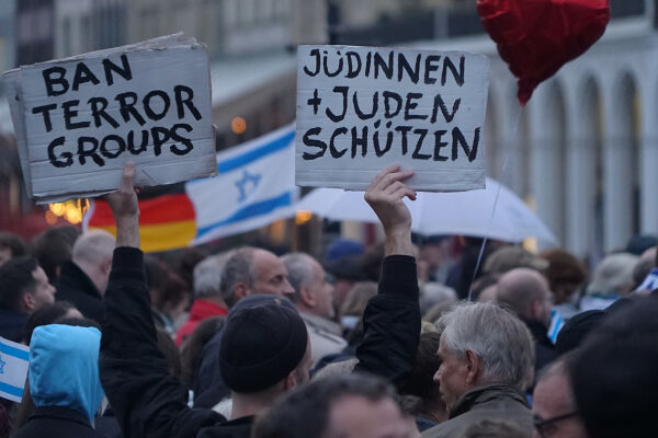 Demo Hamburg nach Hamas Terror 2023 - © picturedesk.com / Action Press / NIBOR