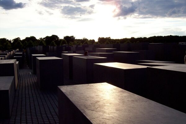 Holocaust-Denkmal_Berlin_Erinnerung - © mariamarinb/Pixabay