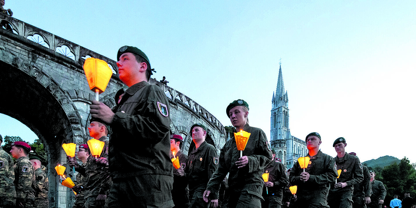 Wallfahrt in Lourdes: Soldaten pilgern an den Wallfahrtsort - © Foto: HBF/Trippolt