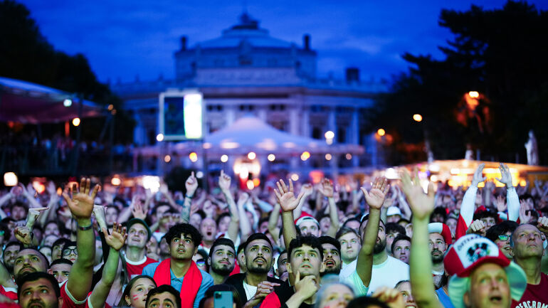 Public Viewing - Fans Euro EM - © Foto: APA / Eva Manhart