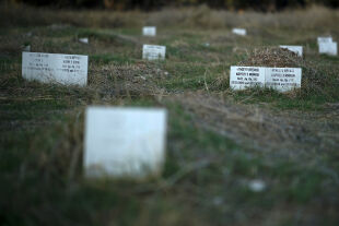 Friedhof Lesbos - © Foto: Getty Images / Christopher Furlong