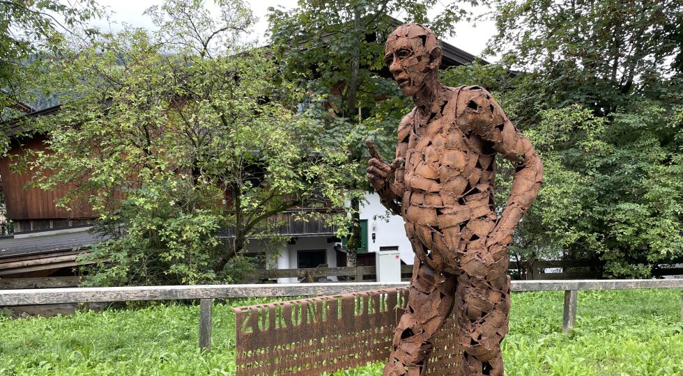 Forum Alpbach 2024, Mahn-Fried Figur von Christian Moschen - Der "Mahn-Fried" - © (c) Philipp Axmann