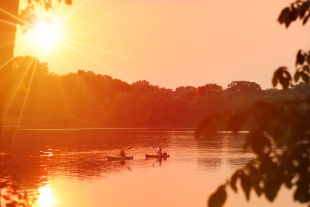 See Urlaub Österreich Boot - © Foto: iStock/GeorgePeters