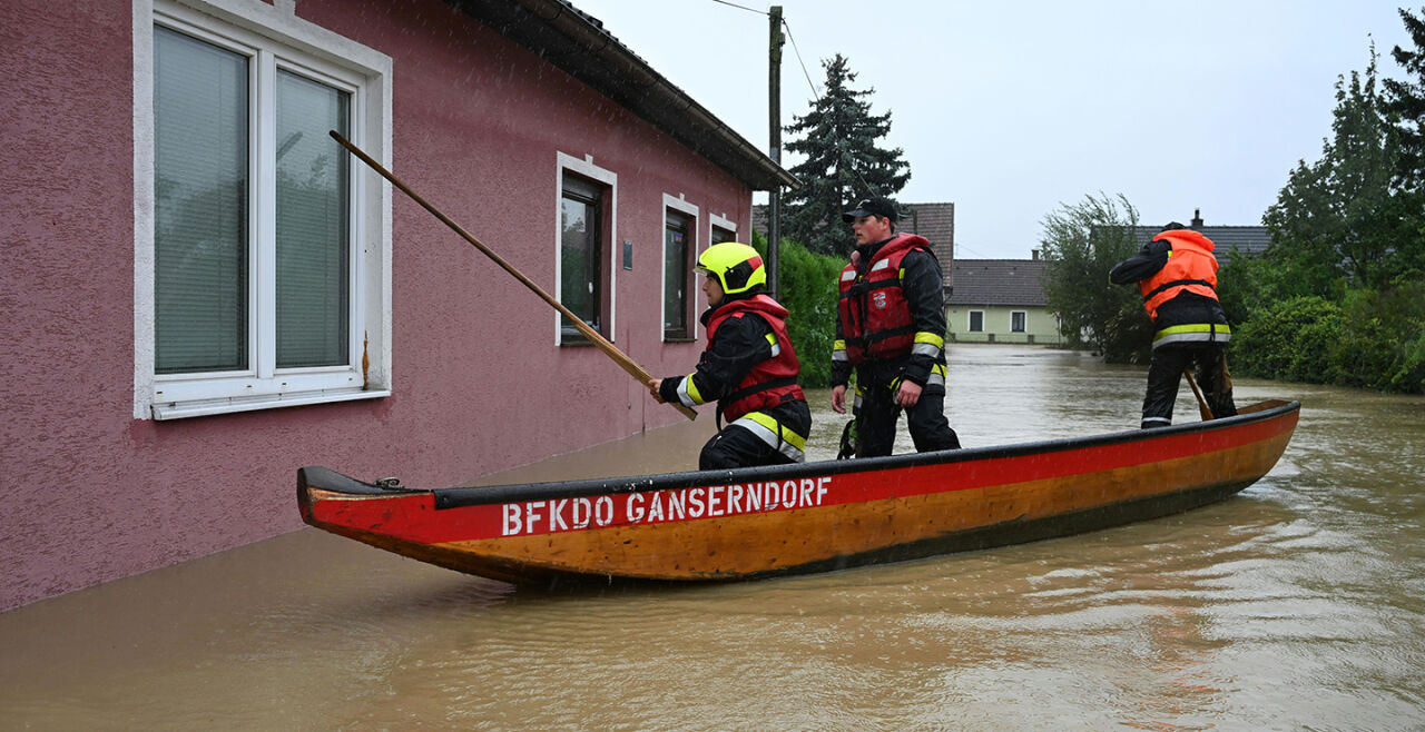 Hochwasser Österreich - © APA / Helmut Fohrunger