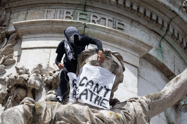 BLM Paris - © Foto: Getty Images / Abdulmonam Eassa / Barcroft Media