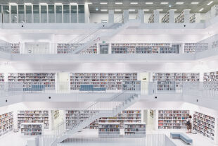Bibliothek Stuttgart - © Foto: iStock / Zhang Shu