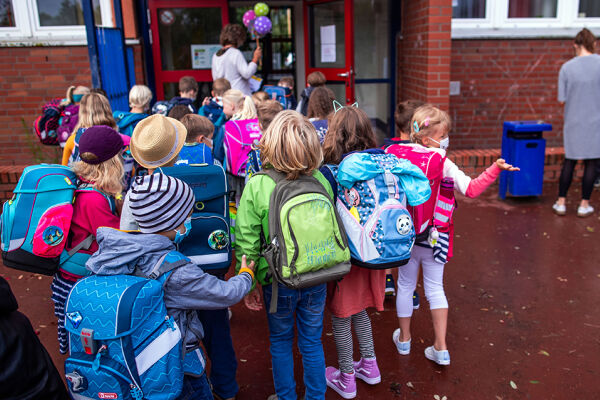 Schüler Schule Volksschule - © Foto: APA/dpa-Zentralbild/Jens Büttner