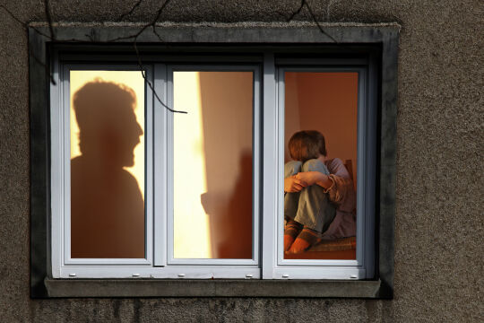 Gewalt gegen Kinder - © Foto: iSotck/ tomazl