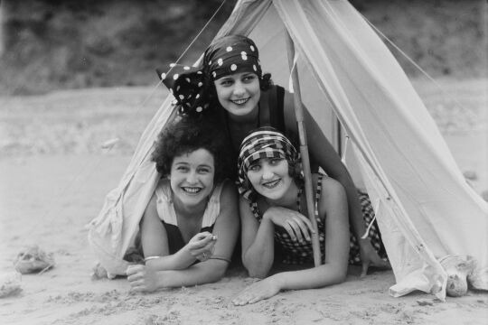 Frauen um 1929 - © Foto: Getty Images / Science & Society Picture Library / SSPL